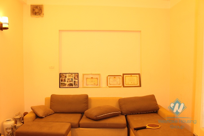 House for rent in Nghi Tam village, Tay Ho, Ha Noi